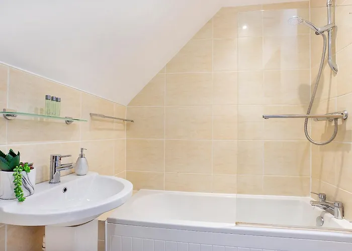 Minsters Reach Three - Uk2748 * York