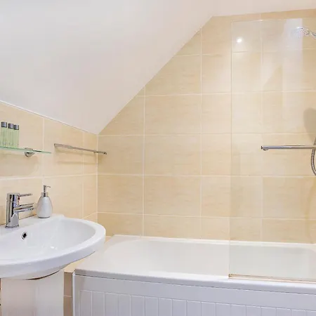 Minsters Reach Three - Uk2748 * York