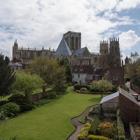 Minsters Reach Three - Uk2748 Holiday home